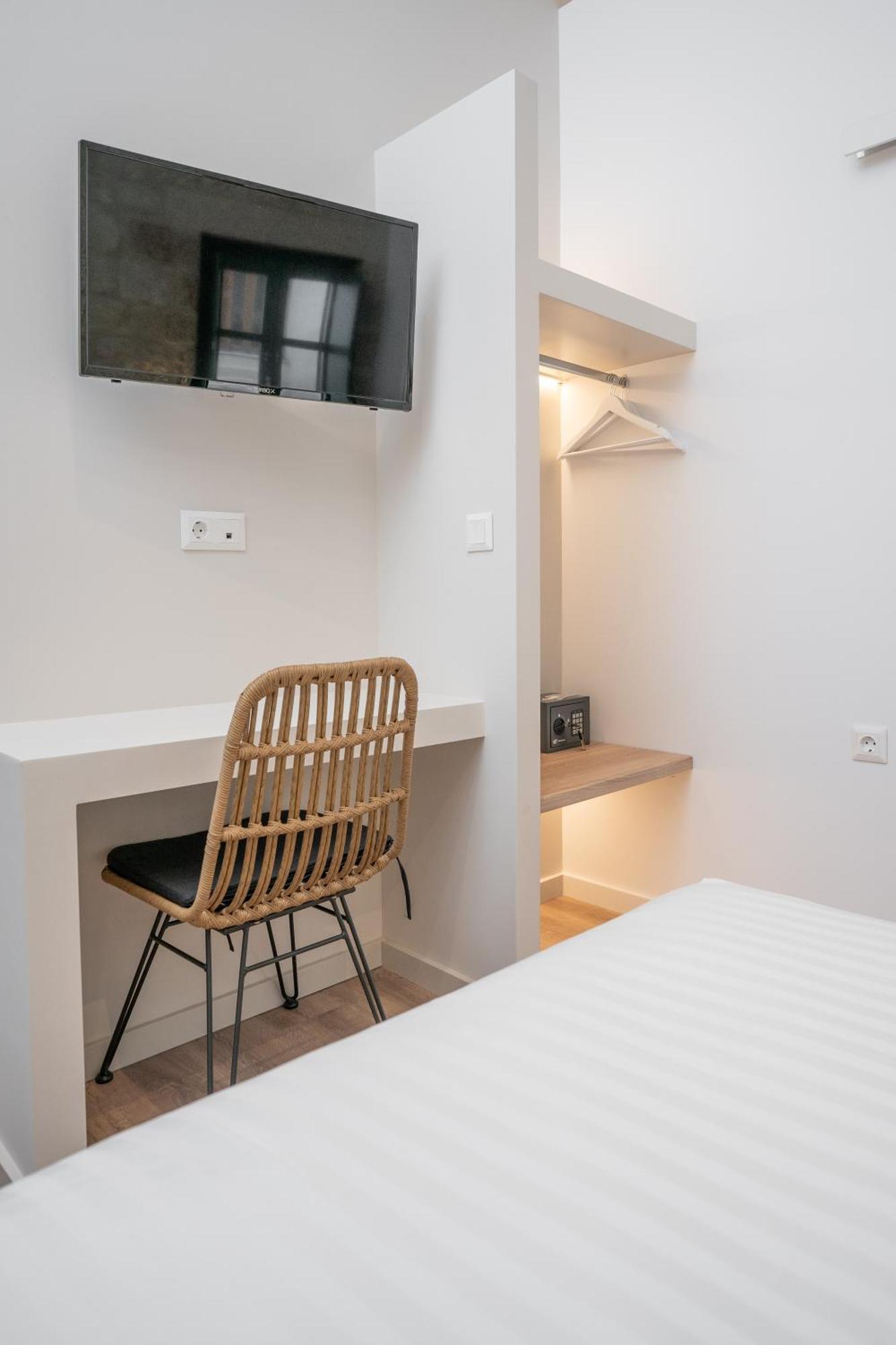 Olvio Suites Kardhamili Esterno foto
