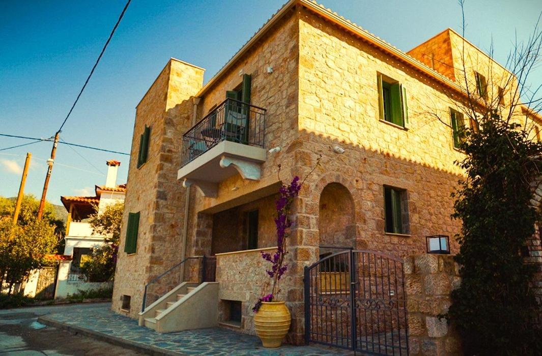 Olvio Suites Kardhamili Esterno foto