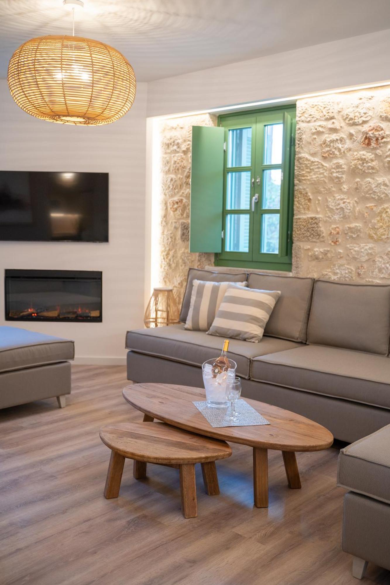 Olvio Suites Kardhamili Esterno foto