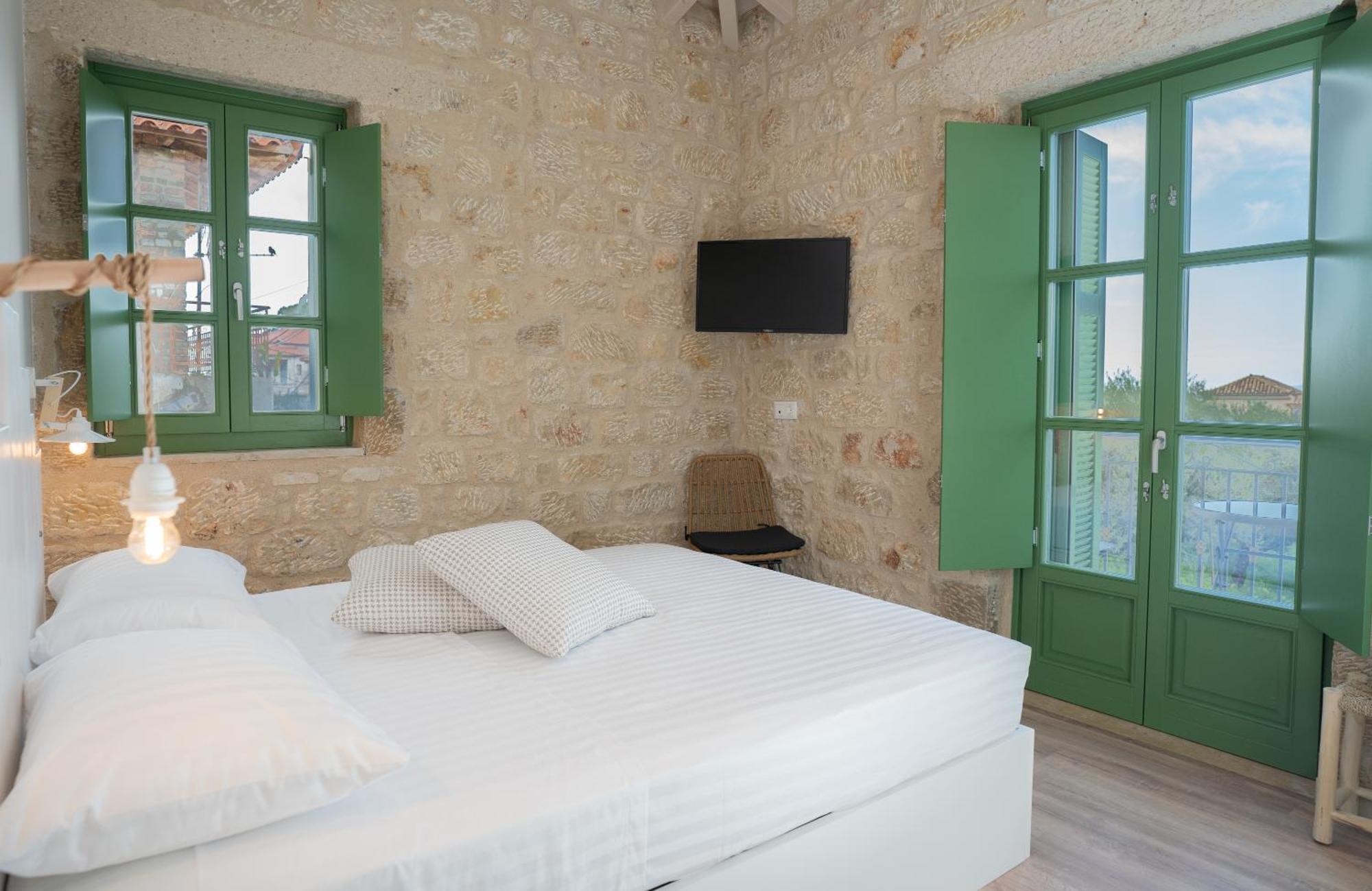 Olvio Suites Kardhamili Esterno foto
