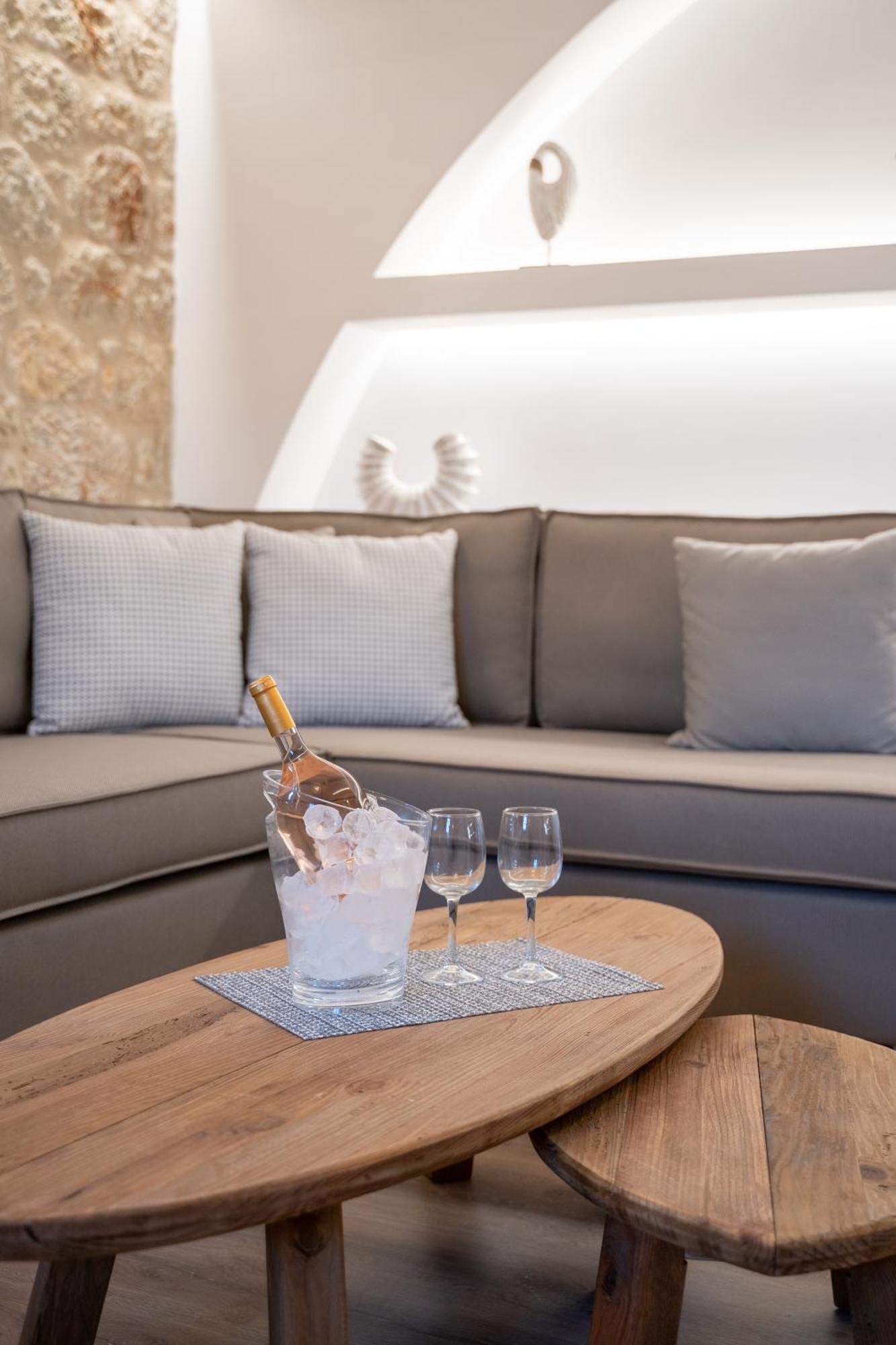 Olvio Suites Kardhamili Esterno foto